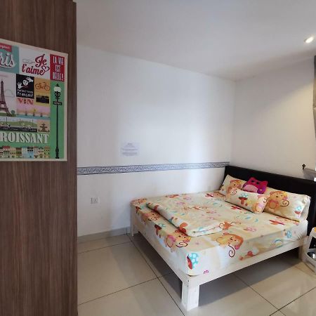 Homestay Johor Bahru Exterior photo