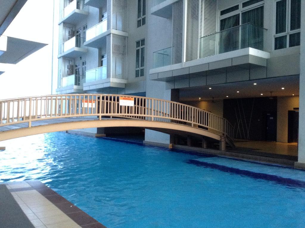 Homestay Johor Bahru Exterior photo