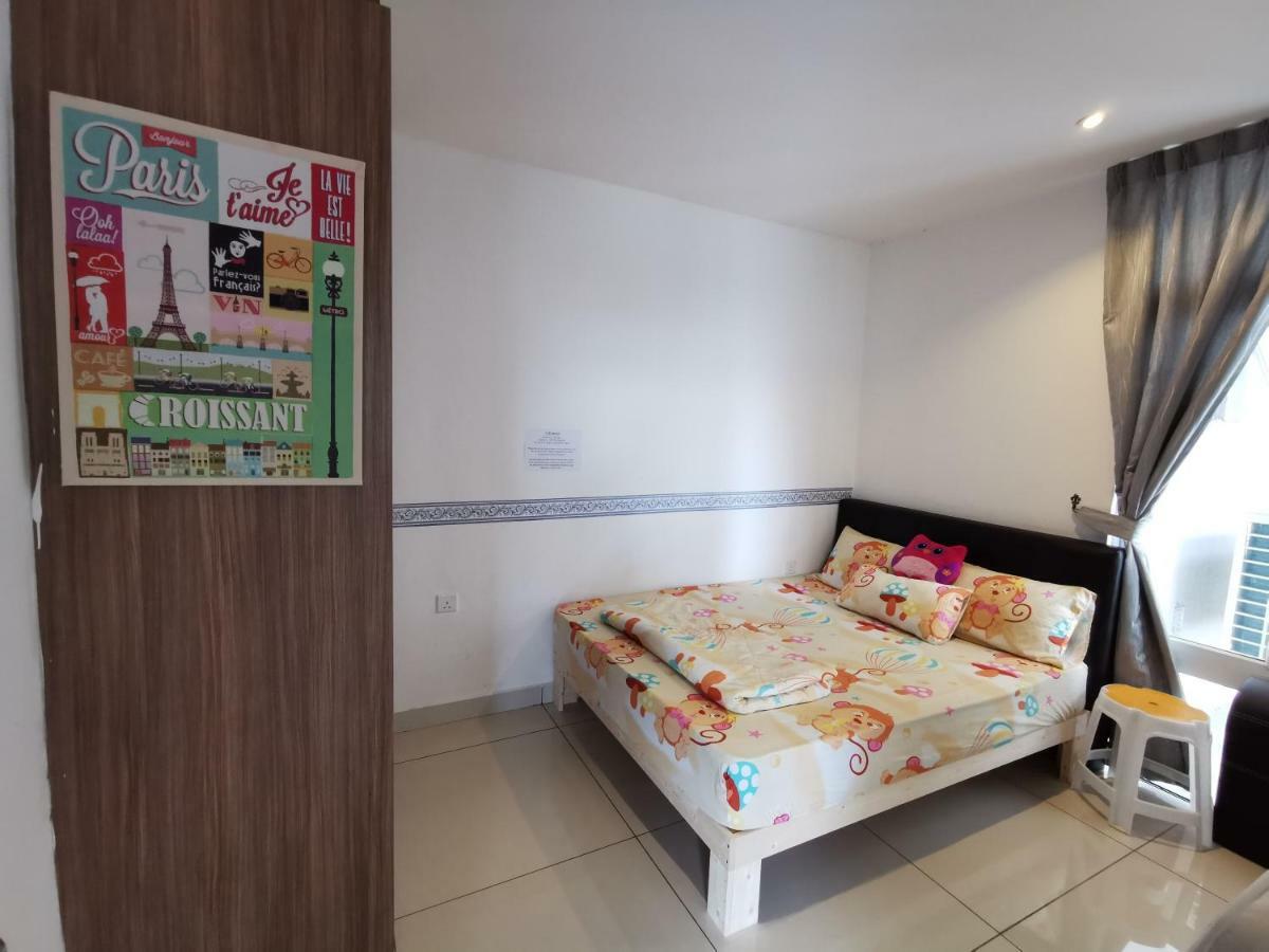 Homestay Johor Bahru Exterior photo