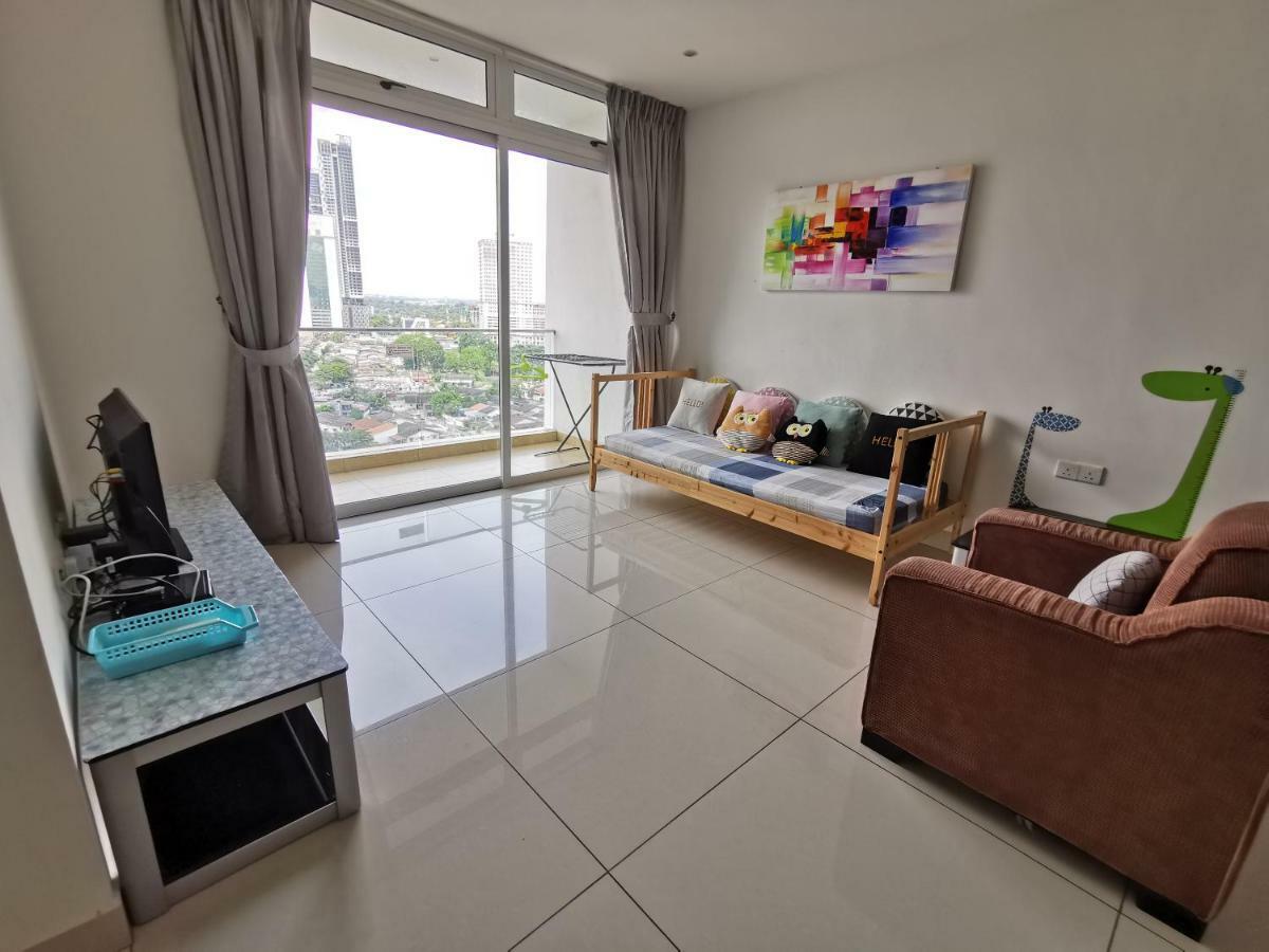 Homestay Johor Bahru Exterior photo